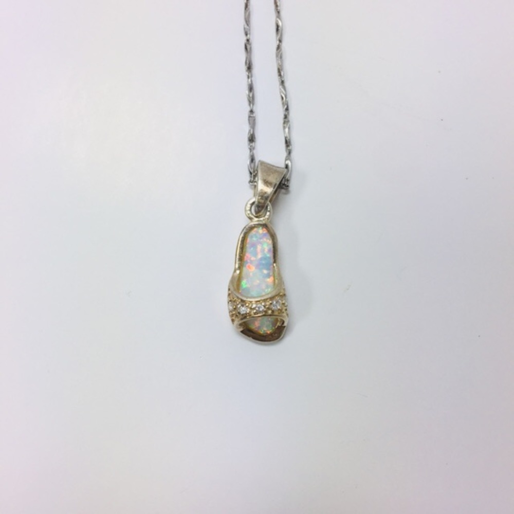 Tiny lil' Opal Shoe!!